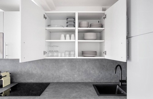 Ternes Apartment | Blueground | Arc de Triomphe, balcony, nr shops