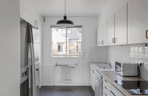 Auteuil Apartment | Blueground | Auteuil, balcony & Eiffel Tower view