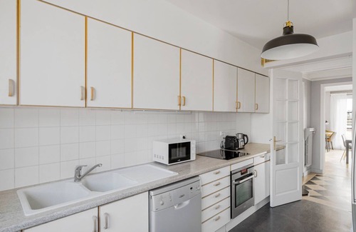 Auteuil Apartment | Blueground | Auteuil, balcony & Eiffel Tower view