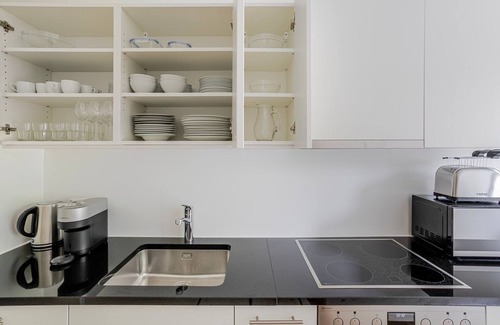 Vorstadte Apartment | Blueground | Basel-Vorstaedte, balcony, nr Rhine