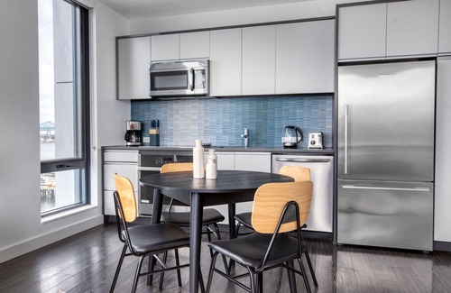 Central-Maverick Square - Paris Street Apartment | Blueground | Central-Maverick Square, pool, nr Boston Harbor