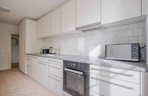 District 8 Apartment | Blueground | Hirslanden, view, nr Zürich Zoo