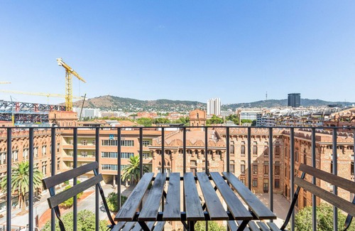 La Maternitat i Sant Ramon House | Blueground | La Maternitat i Sant Ramon, view, nr Montjuïc