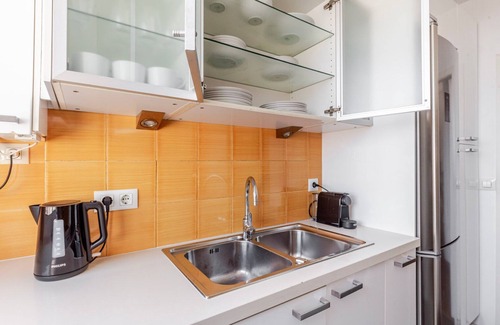 Gracia House | Blueground | La Salut, sea view, nr Parc Güell
