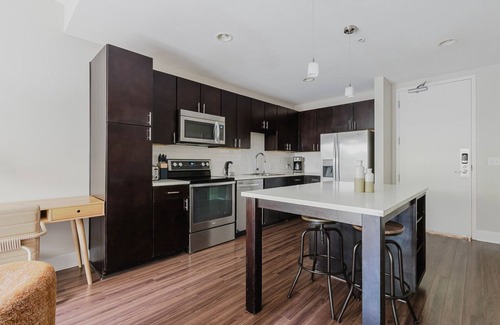 Mission Bay Apartment | Blueground | Mission Bay, pool & w/d, nr museum