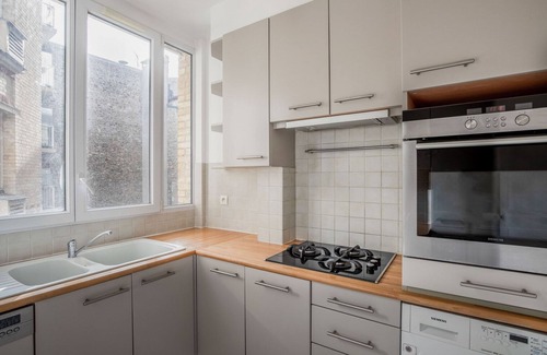 Quartier de la Salpetriere Apartment | Blueground | Quartier Latin - Monge, nr Panthéon