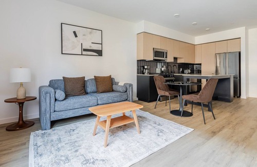 Newhall Apartment | Blueground | Santa Clara, pool, nr Central Park