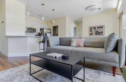 Scofield Farms Apartment | Blueground | Scofield Farms, pool, nr Walnut Creek Park