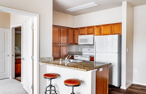 University District Apartment | Blueground | Univ Dist, AC & elev, nr UW & Burke