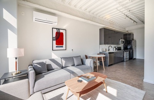 Near West Side Apartment | Blueground | West Loop, rooftop, nr Union Park