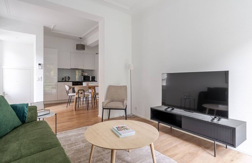 District 2 Apartment | Blueground | Wollishofen, balcony & w/d, nr park