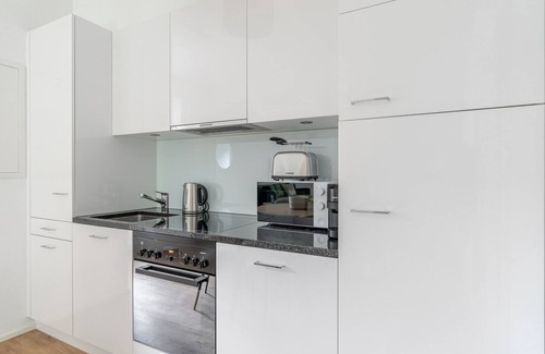 District 2 Apartment | Blueground | Wollishofen, balcony & w/d, nr park