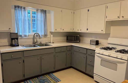 Harbor Springs House | Bluff Bliss. Stroll along the bluff to downtown .6miles. FRESHLY renovated.