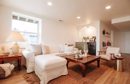 Port Angeles Cottage | Bluff Cottage - Waterfront home near Olympic National Park