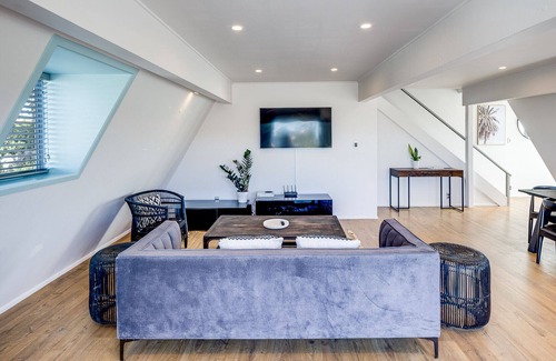 Bluff Hill House | BLUFF HILL HEIGHTS – NAPIER HOLIDAY HOME, pet friendly in Napier