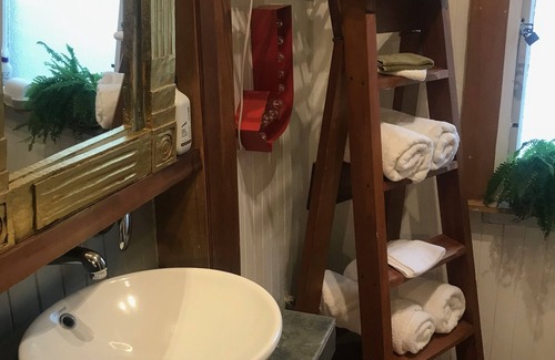 Bluff Hill Bed & Breakfast | Bluff Hill Lighthouse B&B