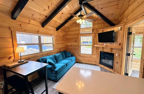 Twin Mountain Ski Chalet | BMV7 Tiny Home village near Bretton Woods