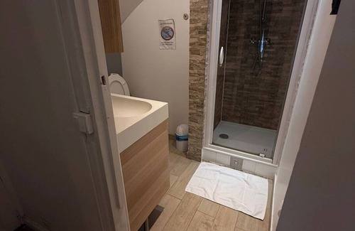 Quartier des Invalides Apartment | BnBNook - Elegant 1BR Near Champ de Mars and Eiffel