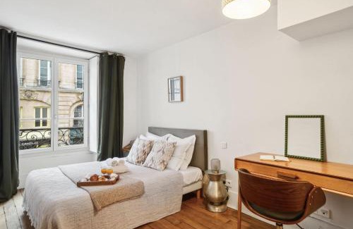 Bonne-Nouvelle Apartment | BnBNova - 1BR - Palais Royal & Louvre