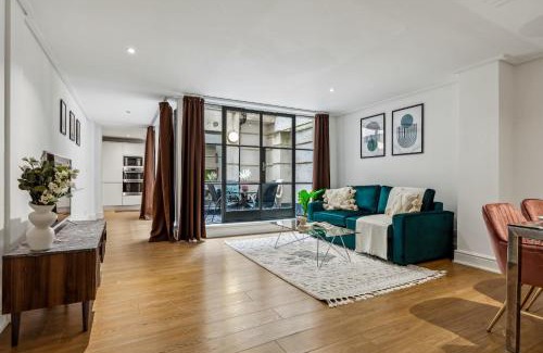The City of London Apartment | BnBNova - Holborn & Central London with Patio