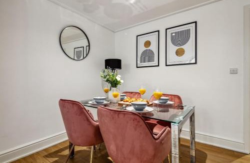 The City of London Apartment | BnBNova - Holborn & Central London with Patio