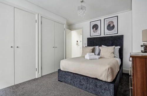 The City of London Apartment | BnBNova - Holborn & Central London with Patio