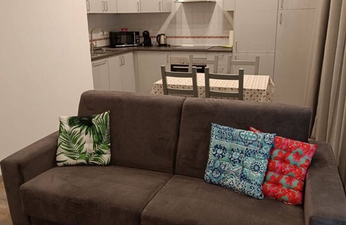 Mazzo Apartment | Bnbook Studio Gandhi