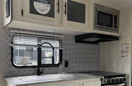 Anderson House | Bo Duke - Camper for Rent, Delivery Available