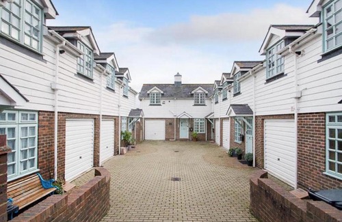 Eastbourne City Centre House | Bo's Holiday Cottage