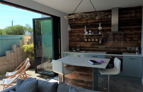 Croyde Apartment | Board Room @ Green Rooms, a contemporary and spacious one bedroom apartment