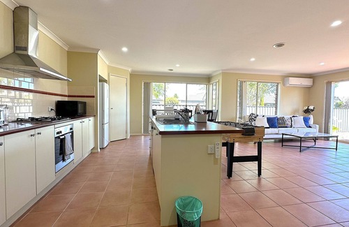 Point Cook Villa | Boardwalk House by GoodLive