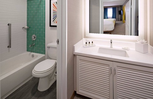 Venice Hotel | Boardwalk King Suite at The Kinney Venice Beach!