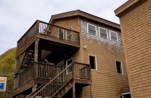 Eastport Apartment | Boat Shop Loft getaway in Eastport