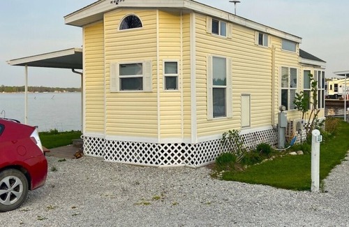 Cedarville Cottage | Boathouse Lakeside Cottage