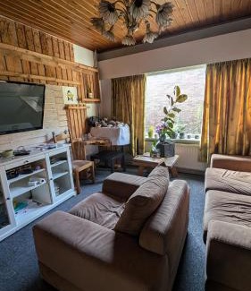 Waarloos House | Boboc's