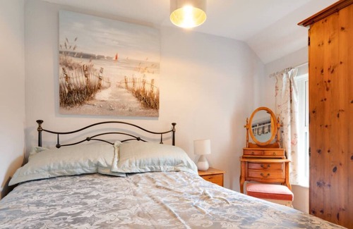 Cardigan House | Bocs Bach ( Little Box)