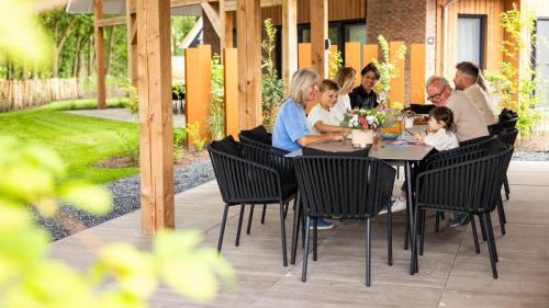 Wekerom House | Boerderij Villa met Binnenzwembad & Wellness - 12 personen - Resort Valley