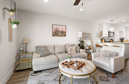 Galindo Condo | Boho 2Bed Retreat - 5 min to Shops & Eats & Airport