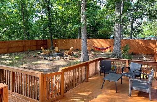 Fort Mill House | Boho Bungalow - 4 King Beds - Heart of Fort Mill