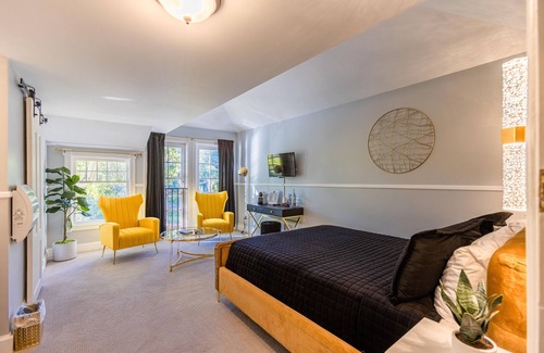 Monte Rio Hotel | Boho Manor Resort - Room 22