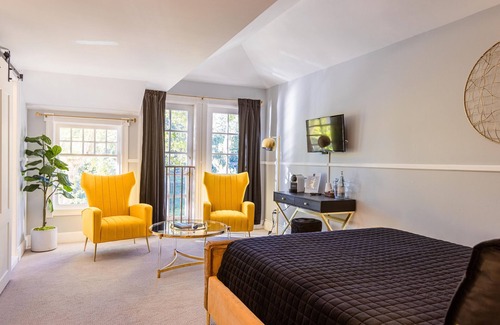 Monte Rio Hotel | Boho Manor Resort - Room 22