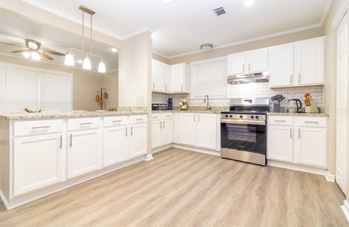 Columbus House | Boho Retreat that sleeps 10, 3bd 2bath centrally located to Ft. Moore and CSU