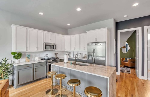 Haynes Area House | Boho Townhome for 12 Close to DT