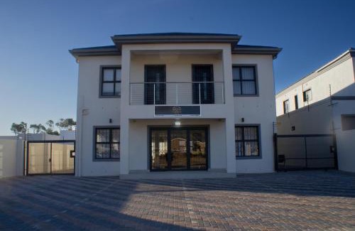 Elgin Hotel | Bokwe's Guest House- Cape Town