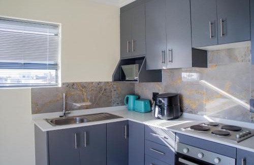 Elgin Hotel | Bokwe's Guest House- Cape Town