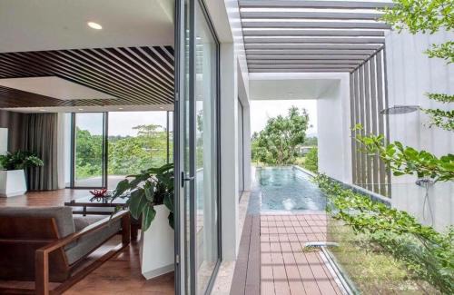 Phuc Yen Villa | BOM HOMES - Flamigo Dai Lai Resort CBT