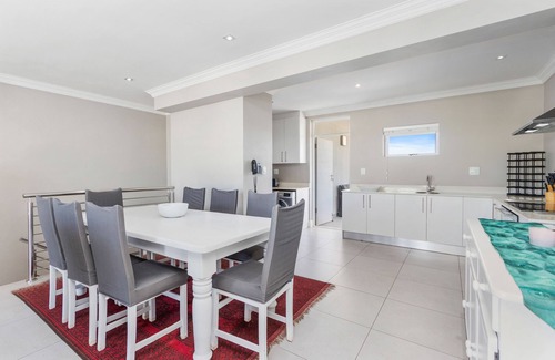 Big Bay Apartment | Bona View G36 - Three Bedroom Apartment, Sleeps 6