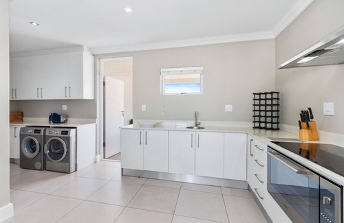 Big Bay Apartment | Bona View G36 - Three Bedroom Apartment, Sleeps 6