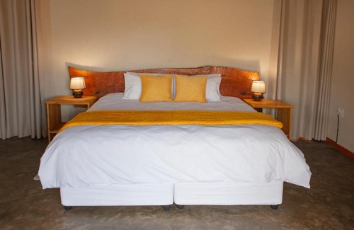 Thorny Bush Game Reserve Bed & Breakfast | Bongan Safari Lodge