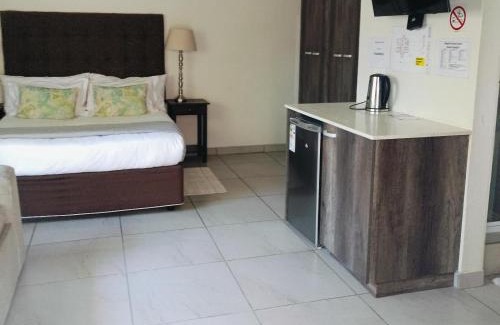 Nelspruit House | BoniM Guesthouse - aka Magisha Guesthouse